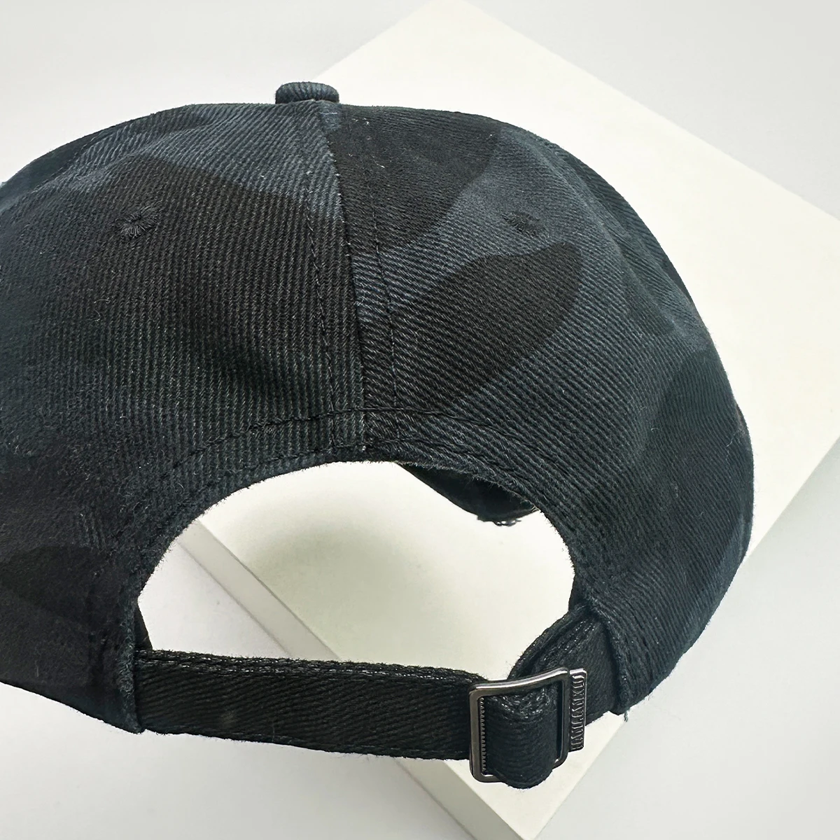 새로운 남여 깨진 스타일 산스크리트어 자수 야구 모자 다목적 미국 양산 위장 정점 모자 패션 개인