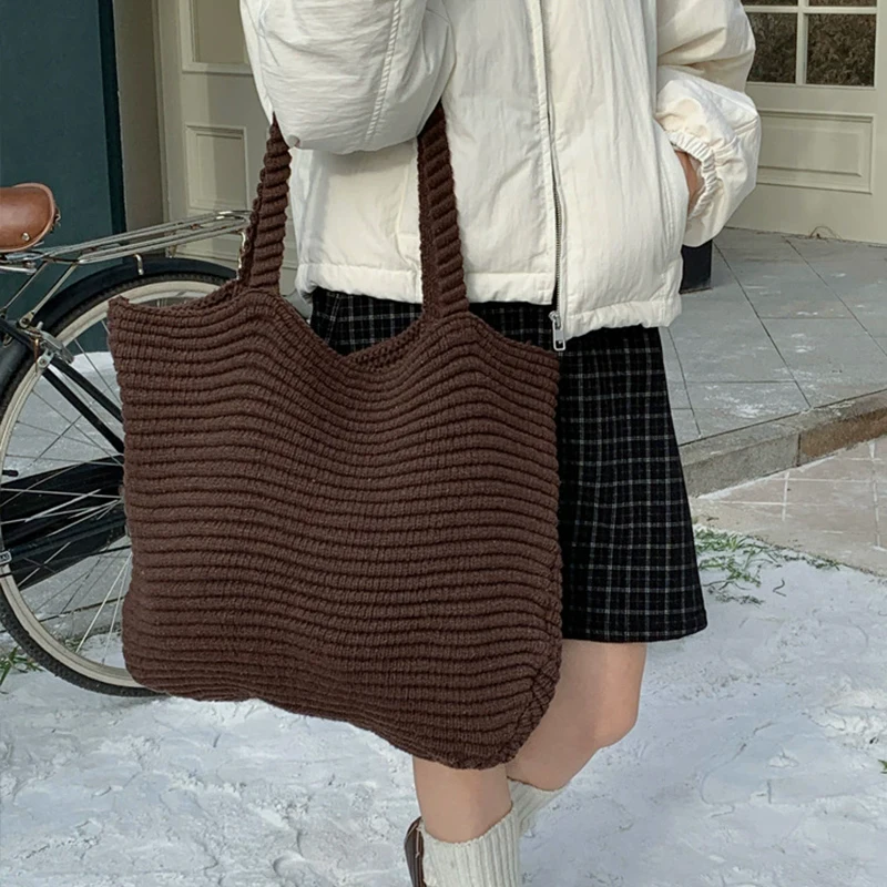 Retro Gestrickte Handtasche für Frauen Herbst Winter Neue Koreanische Ausgabe Einfarbig Gestrickte Tasche Große Kapazität Reise Handheld Tasche – Detail 8