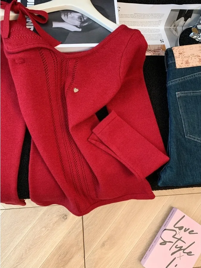 เสื้อสเวตเตอร์ถักเปิดไหล่สีแดงสำหรับผู้หญิง ฤดูใบไม้ร่วง ฤดูหนาว ทรงเข้ารูป ดีไซน์ทันสมัย สไตล์วินเทจ เนื้อผ้านุ่ม โพลีเอสเตอร์