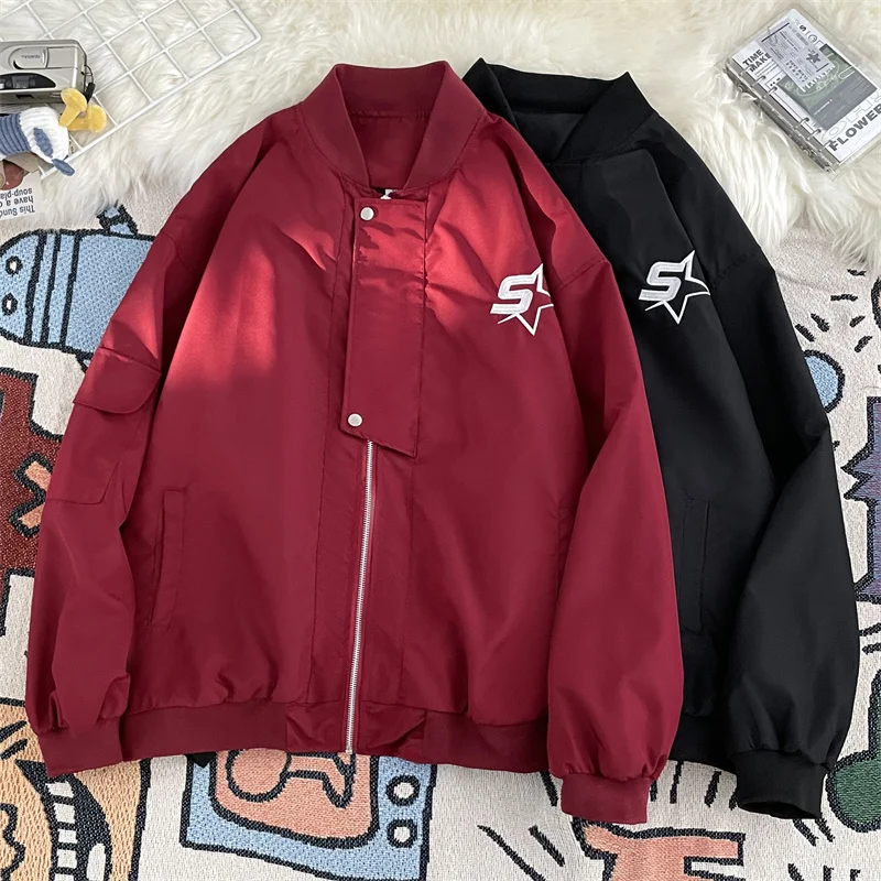 

Американская ретро-куртка с вышивкой, повседневная, мужская, в уличном стиле, свободного кроя, с дизайнерским акцентом, бейсбольная, для пар, модная, в стиле пилот.