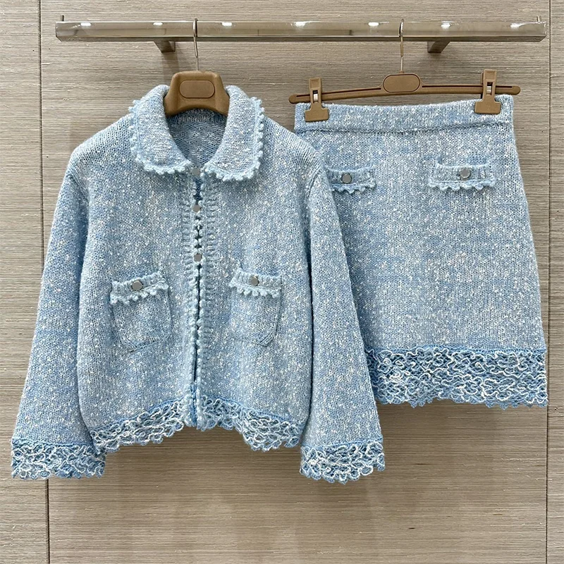 

Высококачественные женские формальные комплекты из двух предметов — элегантный костюм с кружевной отделкой и вязаным кардиганом + мини-юбка 2593031