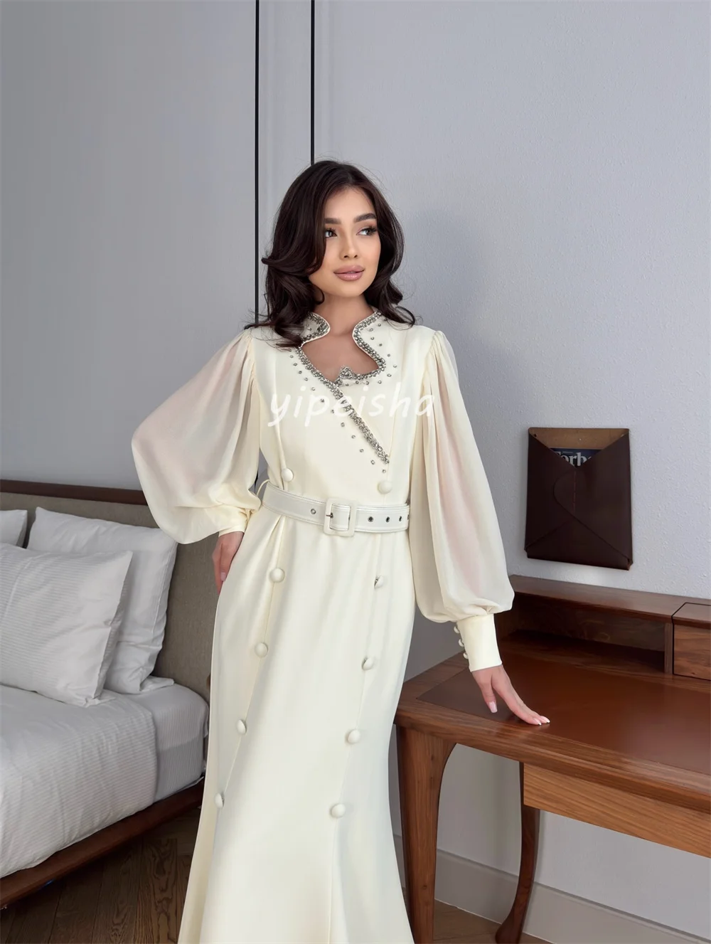 ชุดเดรสทรงเมอร์เมดคอวีประดับกระดุมคริสตัลแบบคลาสสิกสั่งทำพิเศษ คุณภาพสูง สไตล์โมเดิร์น สำหรับงานกลางคืน