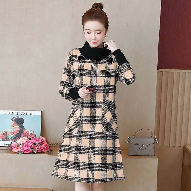 Fat Mm Age Reducing Mid Lengte Rok Vrouwen Herfst Winter Nieuw Item Plus Size Hoodie Losse Flesh Blocking Plaid Hoge Hals Jurk