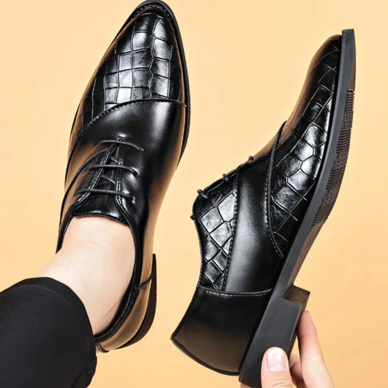 

Кожаные туфли-броги для мужчин, официальное однотонное платье, деловая мужская повседневная обувь, бесплатная элегантная новинка, обычная распродажа в стиле ретро