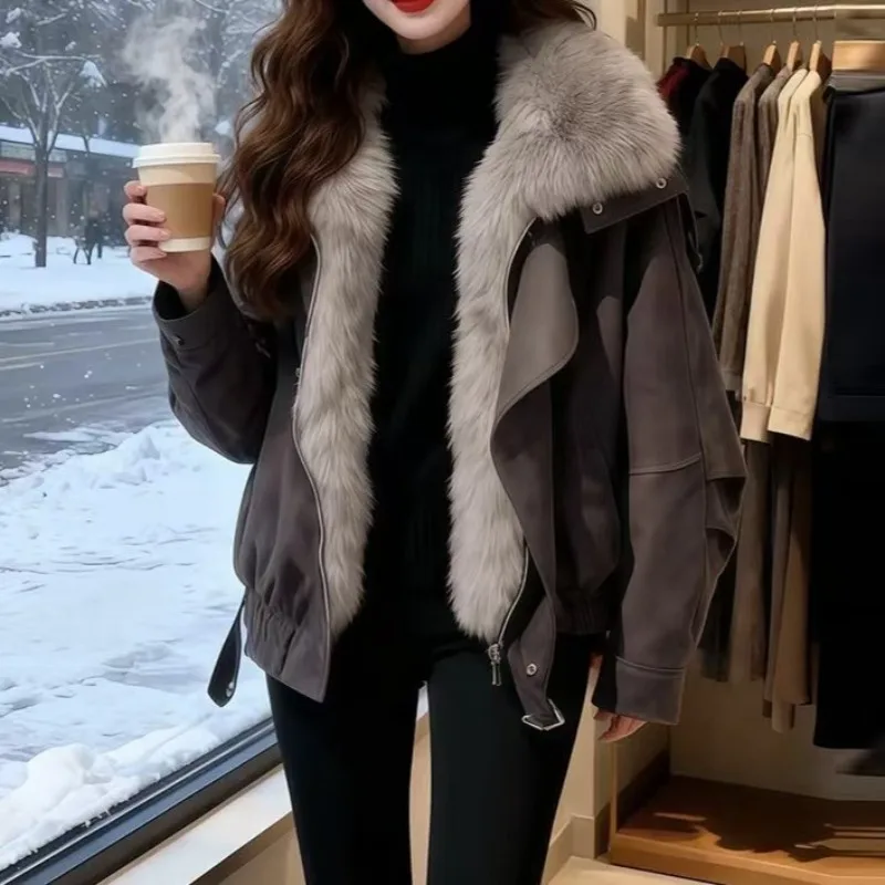 A New Large-sized Best-selling Cotton-padded Jacket for Women in Winter, Exuding A Sense of Elegance and Sophistication.fashion.
