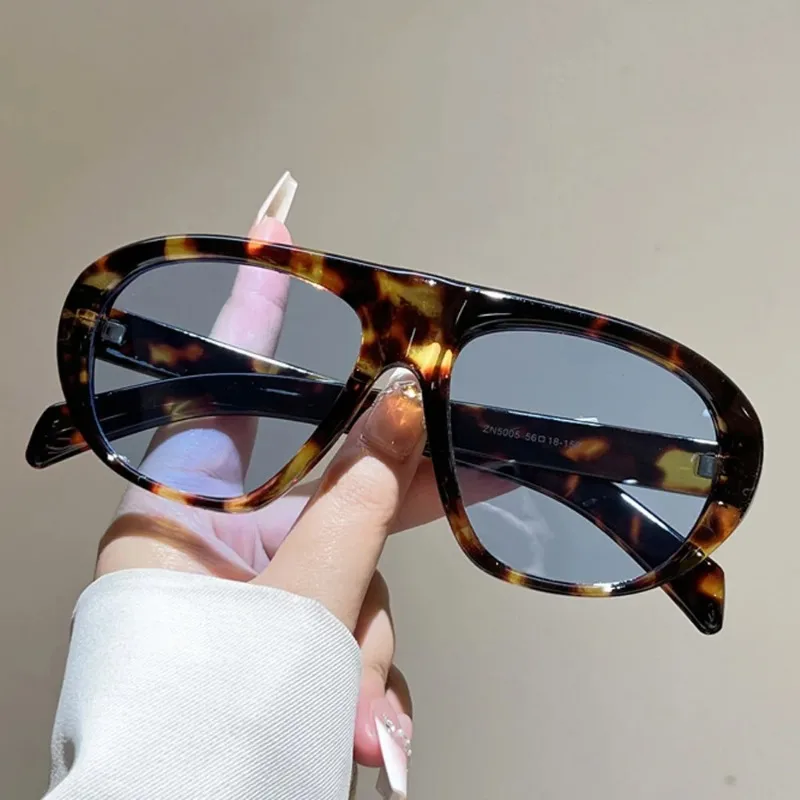 New Fashion Leopard Gradient Oval Sunglasses For Women Vintage Gradient Elegant Sun Glasses Men Outdoor UV400 Shades Black Glass