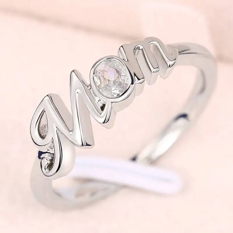 Huitan Fancy Mom Shaped Damenring in Silberfarbe mit eingelegtem, hellem CZ, romantischer Muttertags-Schmuck, elegantes Accessoire für Mama, Schmuckgeschenk