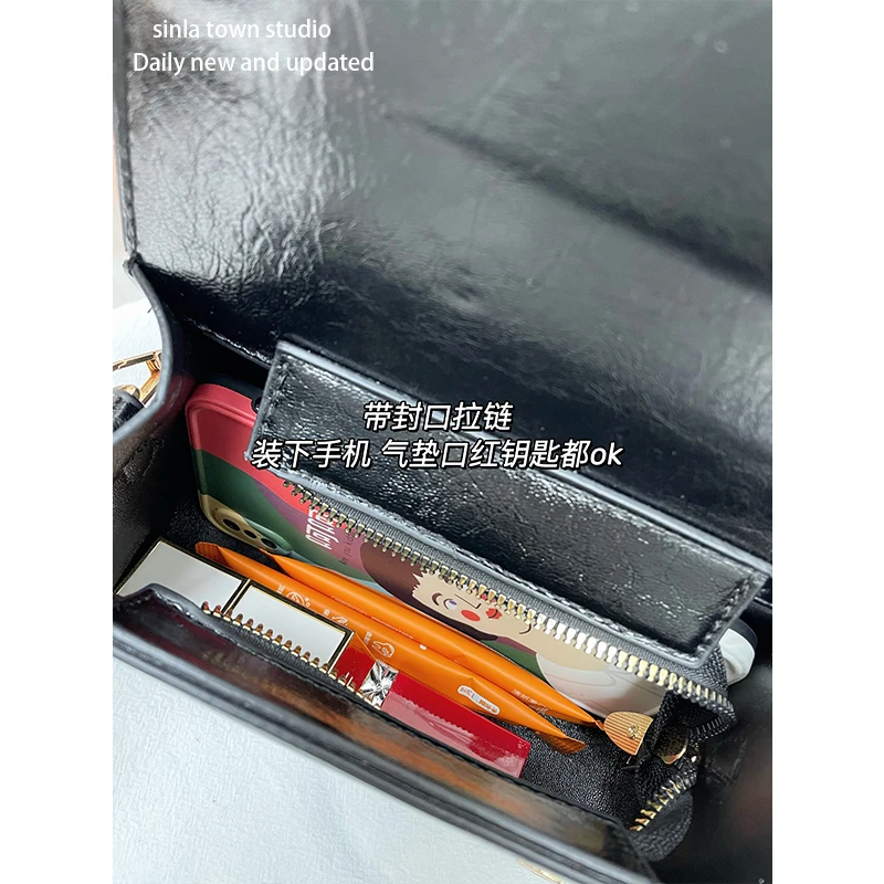 High-end texture niche bag 2024 new trendy and versatile postman single shoulder portable small square bag crossbody