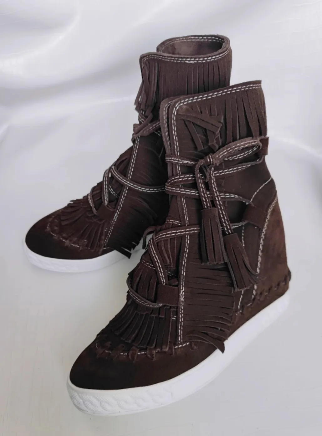 Lady Ankle Winter Boots Round Toe Tassel Shoes Cow Suede Genuine Leather Height Increasing Heels 8cm Black White Botas Zapatos