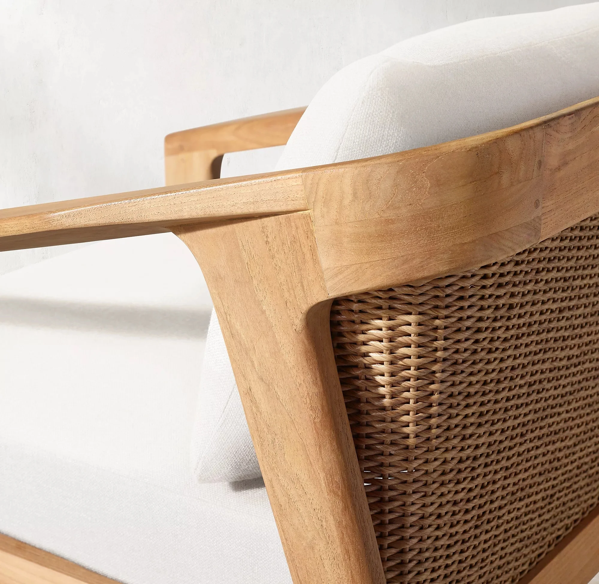 2025 جديد الترفيه الكلاسيكية خشب الساج حديقة واحدة أريكة الروطان المنسوجة طقم أريكة أثاث خارجي طاولة القهوة عادية الأثاث في الهواء الطلق