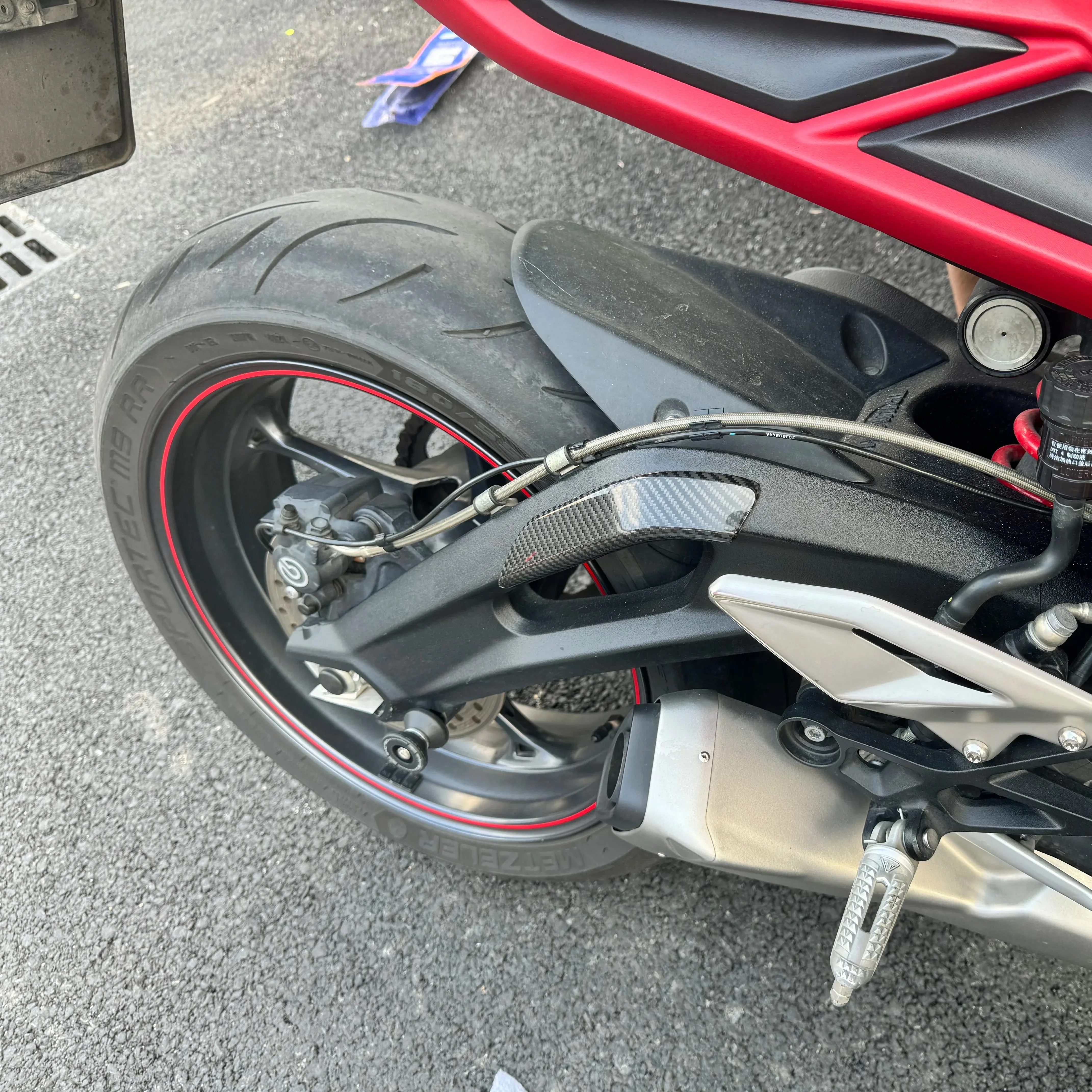 Carbon fiber Motorcycle Rear Rocker Arm Protective Shell Decoration Protective Cover For Triumph STREET TRIPLE 765 RS 2017-2025