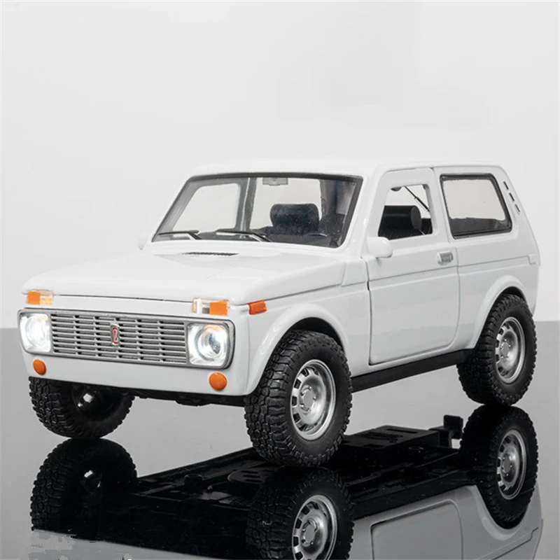 

1:20 LADA NIVA Alloy Classic Car Model Diecast Metal Toy Vehicles Car Model Simulation Sound and Light Collection Childrens Gift