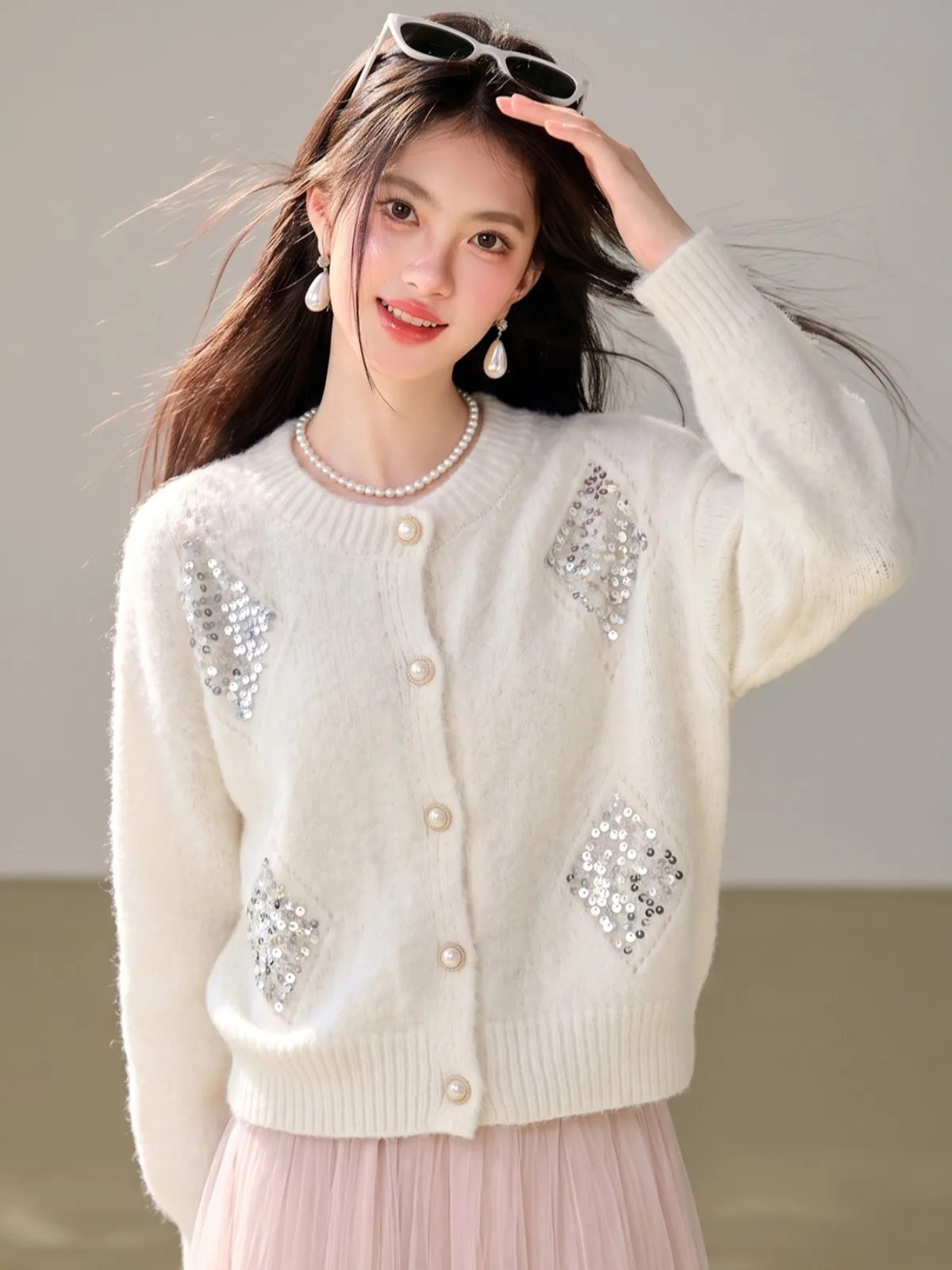 Women's V-Neck Sparkling Knitted Sweater Jacket Heavy Embellishment Loose Fit Comfortable Casual Style Long Sleeve Autumn Win...