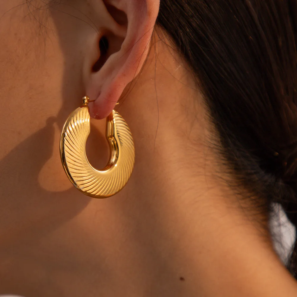

Stainless Steel PVD 18K Gold Plated Tarnish Waterproof Big Size Round Hoop Earrings For Woman Jewelry Wholesale Trendy