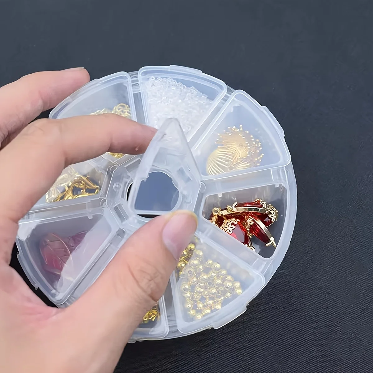 1 صندوق تخزين بلاستيكي شفاف مع 8 حجرات، مناسب للمجوهرات واللوحات ومجوهرات الأرز والأشياء الصغيرة. #3