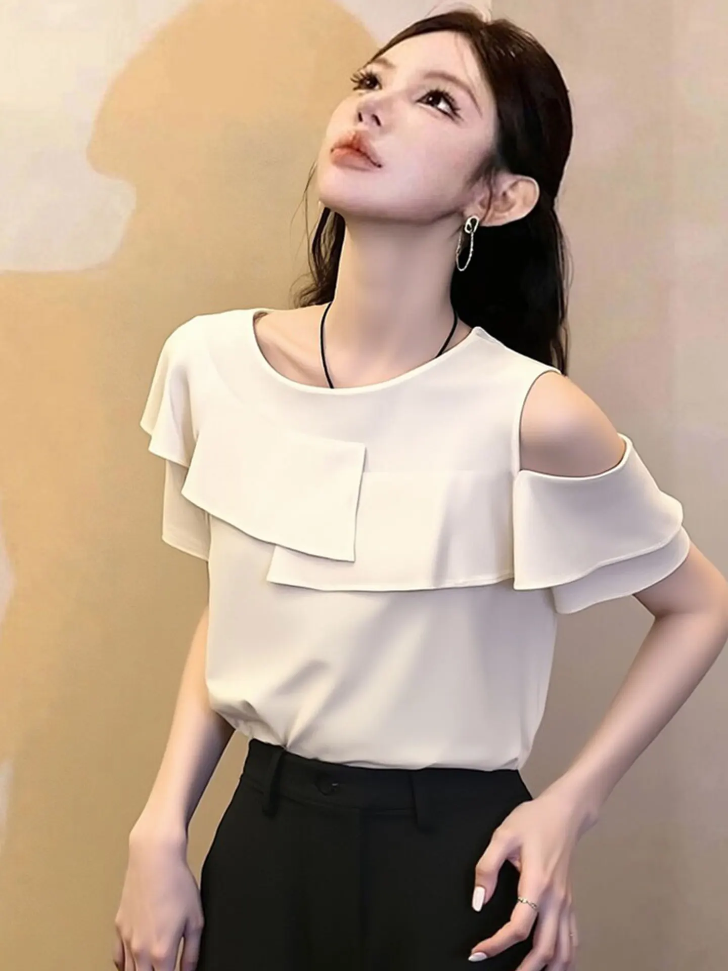 

Ele ort Sve Hollow out irt Spring Faionable Chic Korean Sle Straight Cut Silk Women's Top with Lace Trim