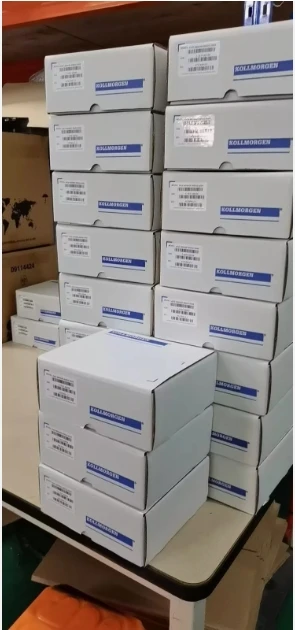 العلامة التجارية الجديدة Kollmorgen AKD-P00606-NBEC-0051 محرك سيرفو أصلي أصلي، ضمان لمدة سنة واحدة، توصيل سريع مع العبوة