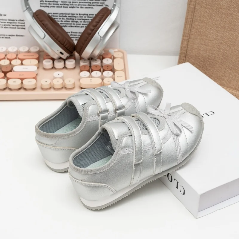 Neue, niedliche Mary-Jane-Schuhe für kleine Mädchen, mit Satinschleife und doppeltem Riemen, leicht, atmungsaktiv, Prinzessinnenschuhe für Partys und den täglichen Gebrauch. – Detail 4