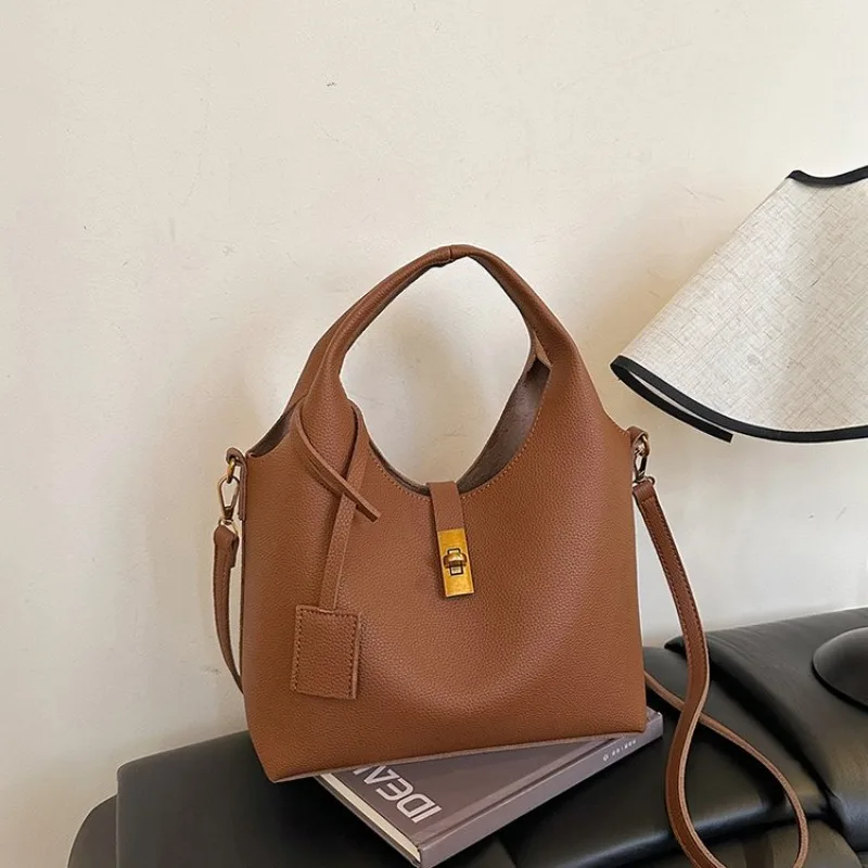 Popular Classic Elegant Classic Designer Paris Fashionable High End Leather Ladies Shoulder Bag Casual Simple Vintage Diaper Bag