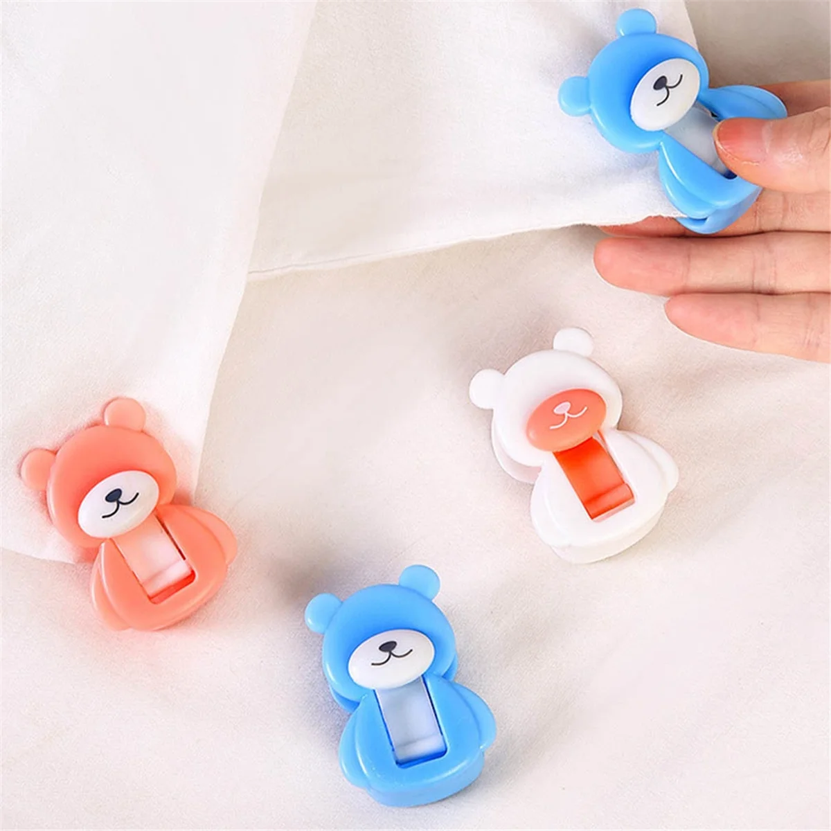 30PCS Bear Quilt Holder Invisible Needleless Sheet Quilt Cover Anti-Run Dual Card Clip Cartoon Quilt Anti-Slip Buckle