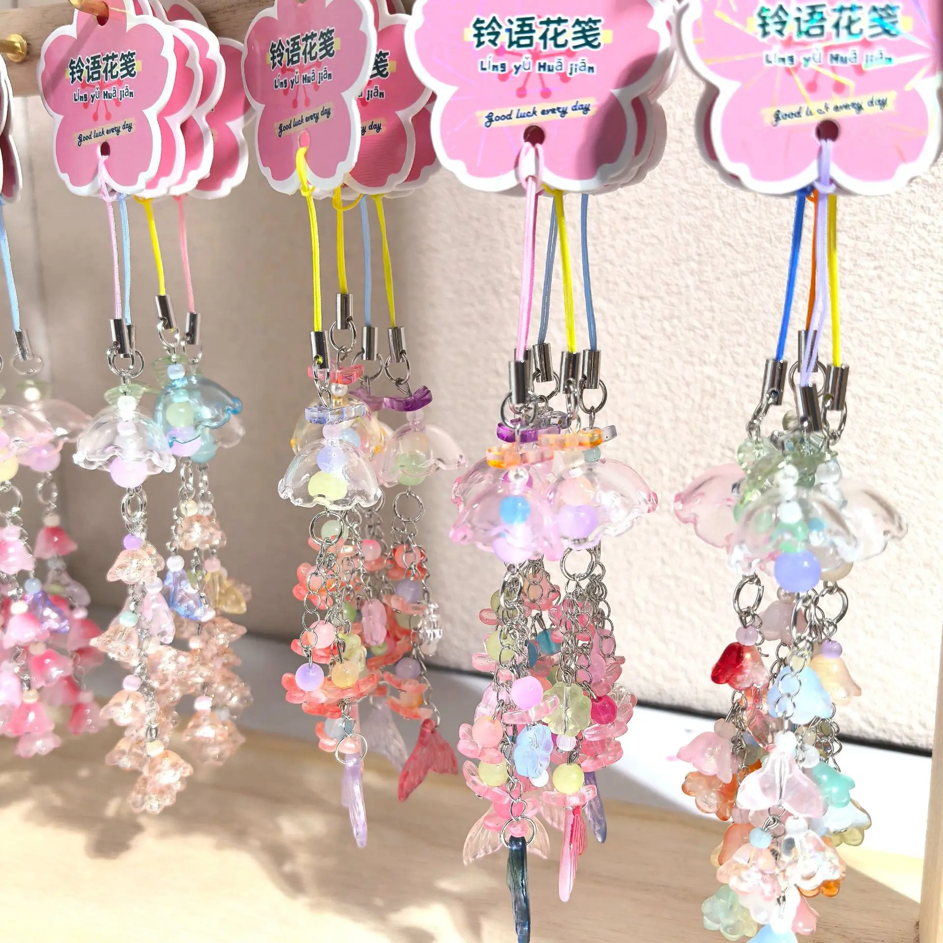 Phone Cases Wholesale - Großhandel 40 Stück Charm-Anhänger Handyriemen für