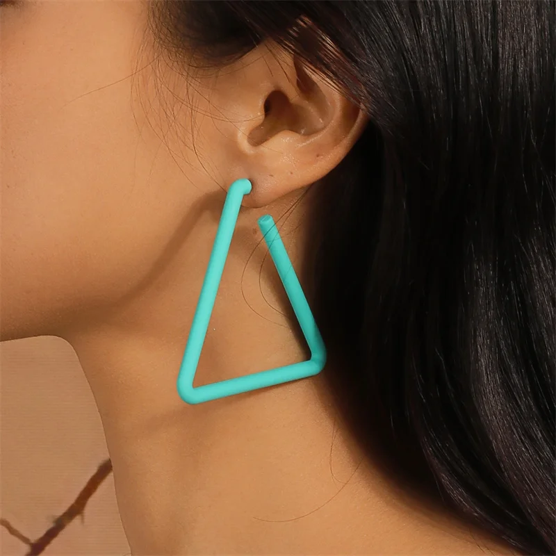 Aihua Fashion Geometrische Persönlichkeit Neon Acryl Großer Herz-Creolen-Ohrring für Damen Koreanischer Hohl-Dreieck-Stern-Ohrring Schmuck – Detail 10