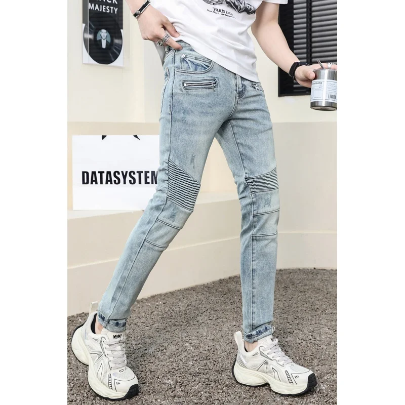 Jeans da moto da uomo retrò azzurro moda abbigliamento da uomo Street Cool pieghettato Slim Fit Patchwork pantaloni nastrati