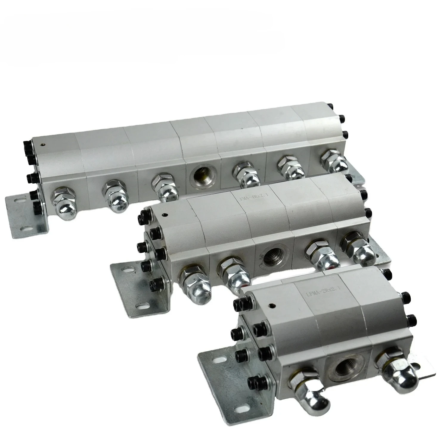 for 1.7-7 GPM 16.5cc/Rev Flow Range Per Section 2 3 6 Way G3/8 Geared Hydraulic Flow Divider