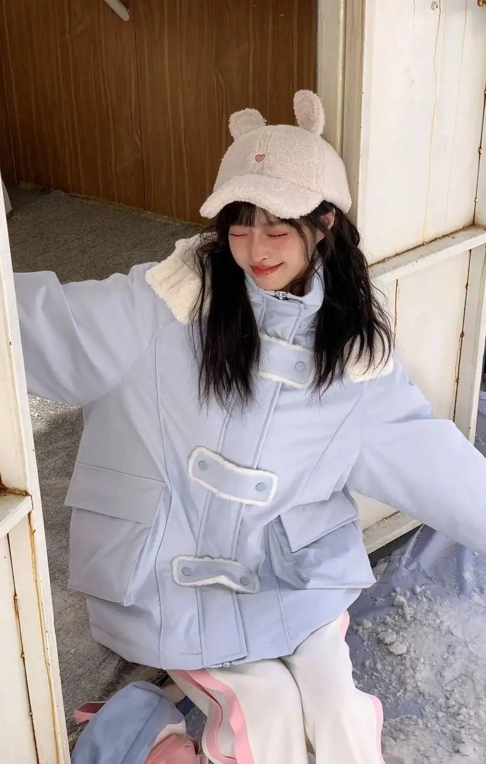 سترات نسائية بقلنسوة للخريف من الصوف المرقعة بأزرار ميدي وياقة واقفة للمدرسة الجامعية Preppy أنثوية فنية فريدة من نوعها OL