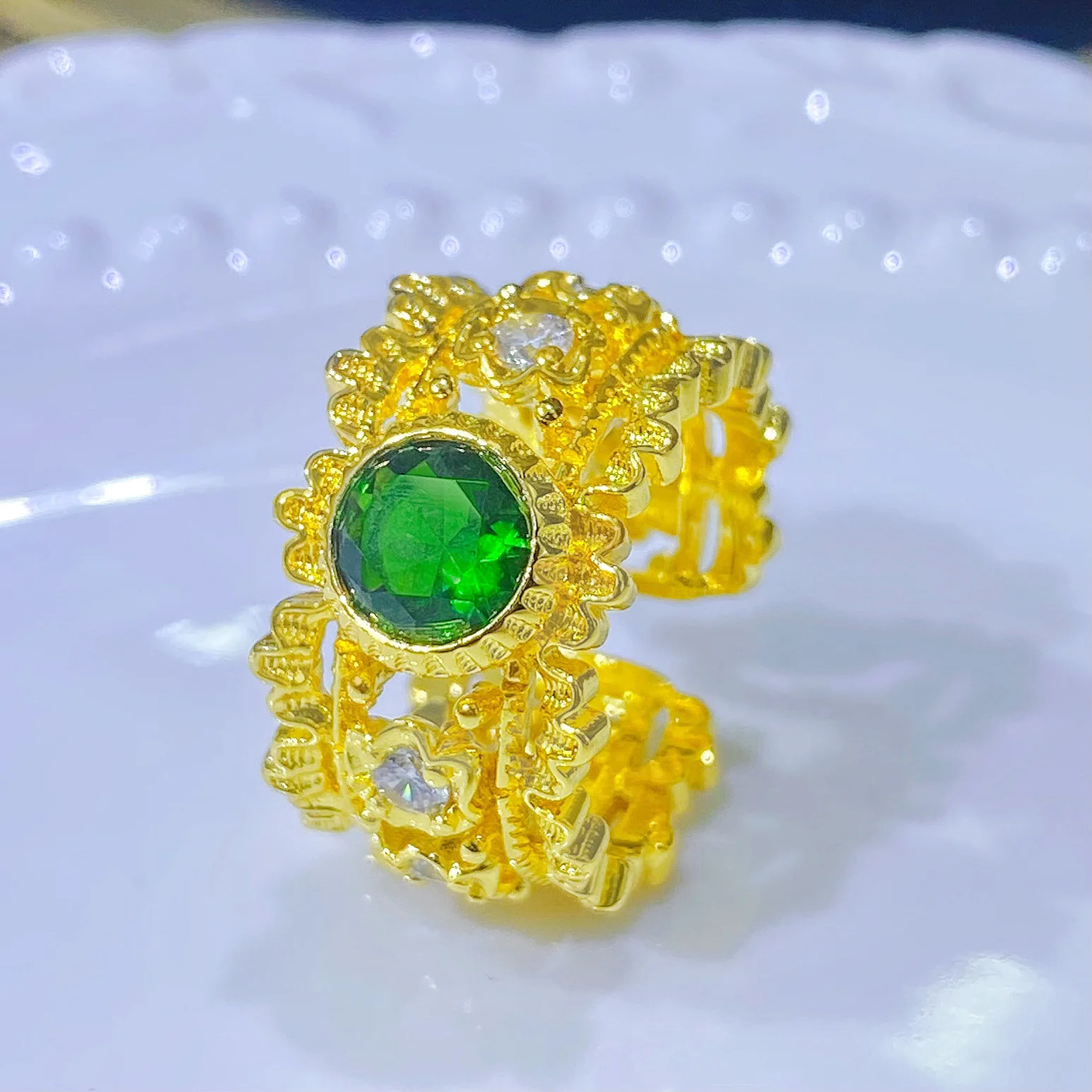 DIY accessories Italian Bucilla craft lace green treasure ring, French weave engraved gold emerald zircon open ring