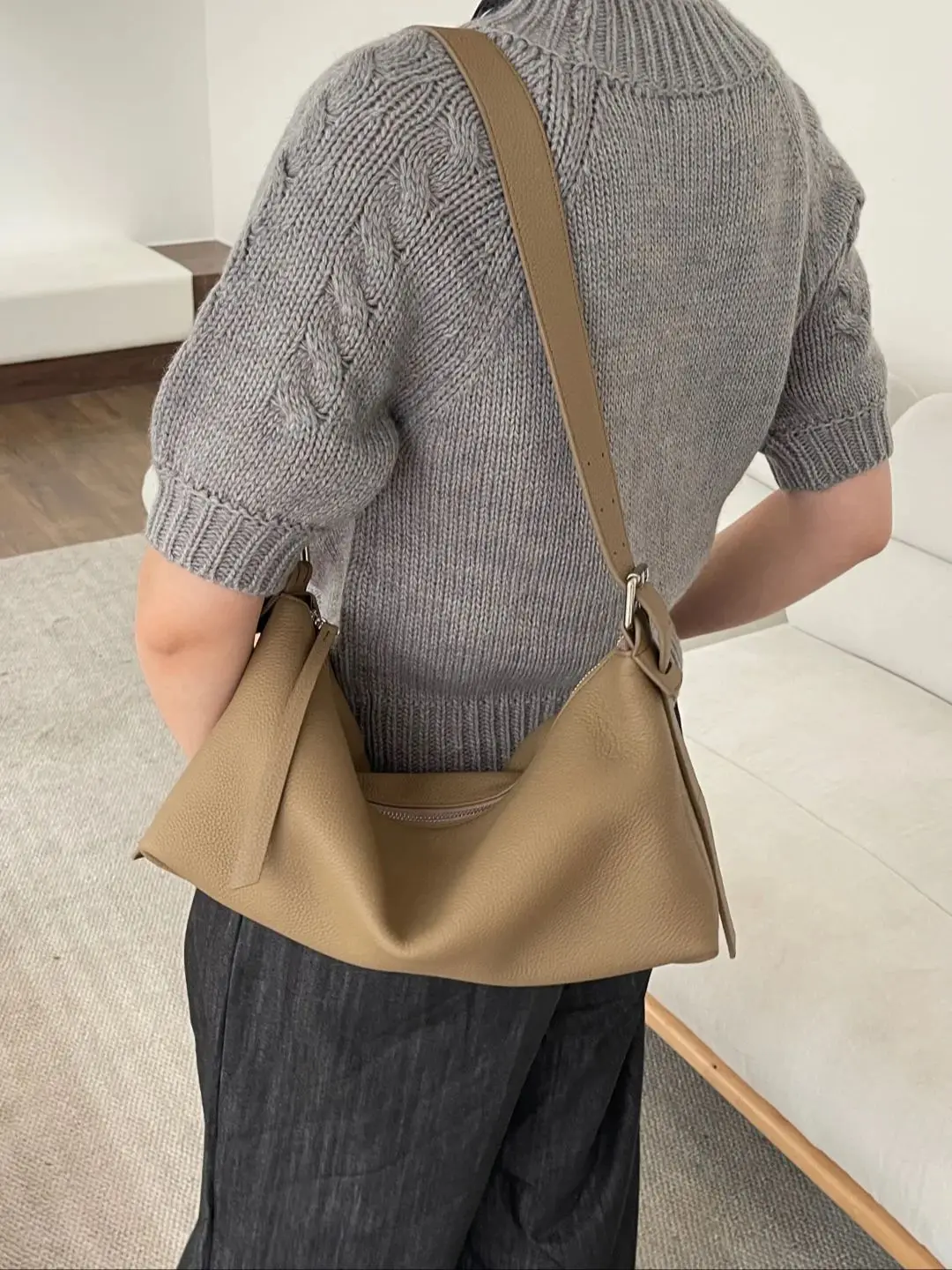 

Натуральная кожаная женская сумка-подушка через плечо, люксовая дизайнерская сумка-багет из мягкой воловьей кожи, сумка подмышку