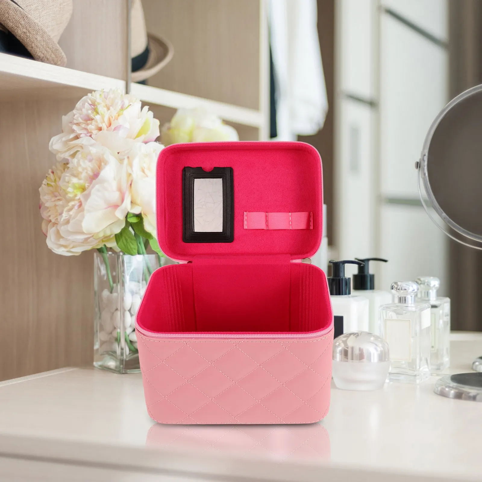 Luxury Makeup Organizer Case Portable Fashionable Travel Case for Women Daily Use Weekend Getaway Business Trip Makeup
