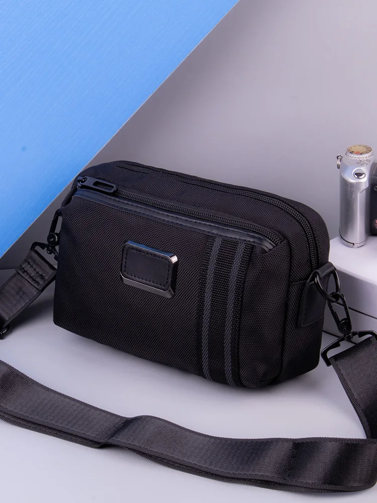 New Oxford Cloth Men's Crossbody Bag Large Capacity Canvas Lightweight Travel Shoulder Bag Street Trend Commuting Bag for Youth