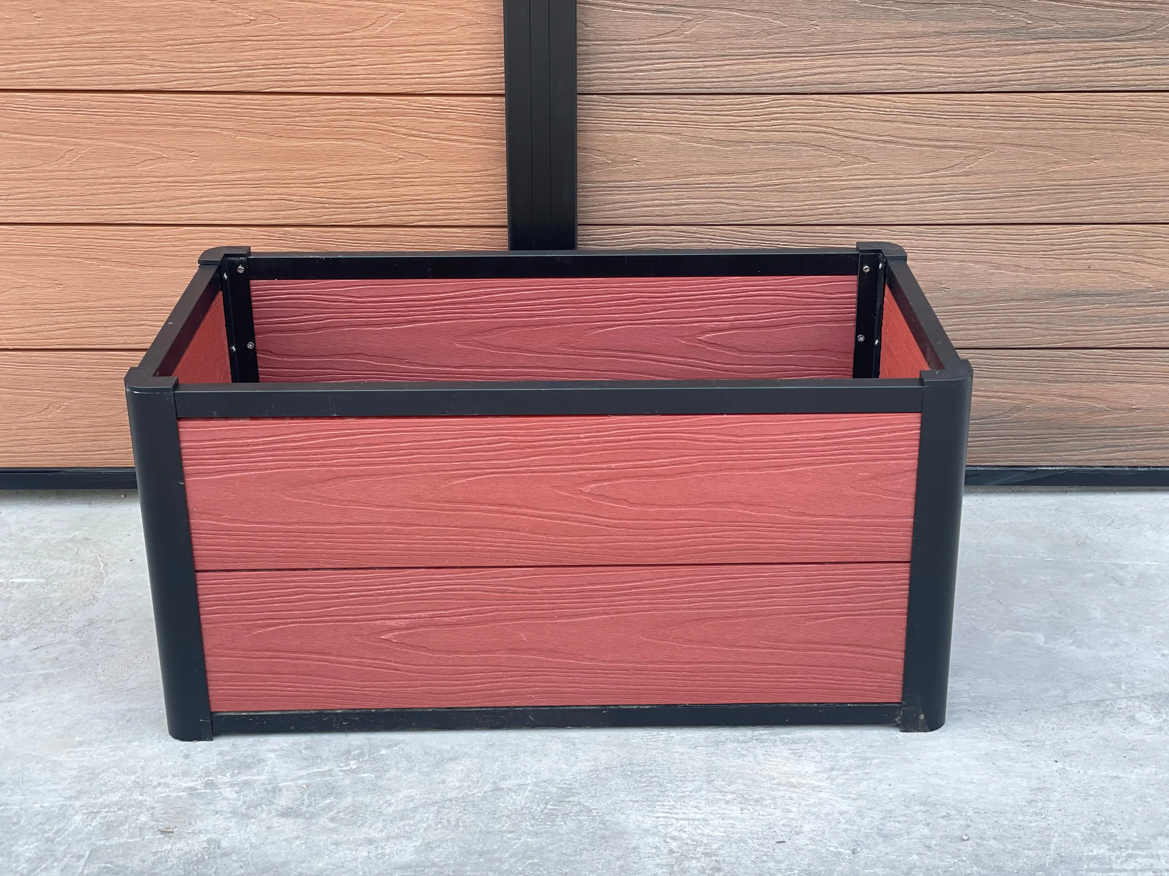 Factory Eco-Friendly  Plant Pot Planter Box For Outdoor Garden Use Wholesale Available For Flowers And Vegetables