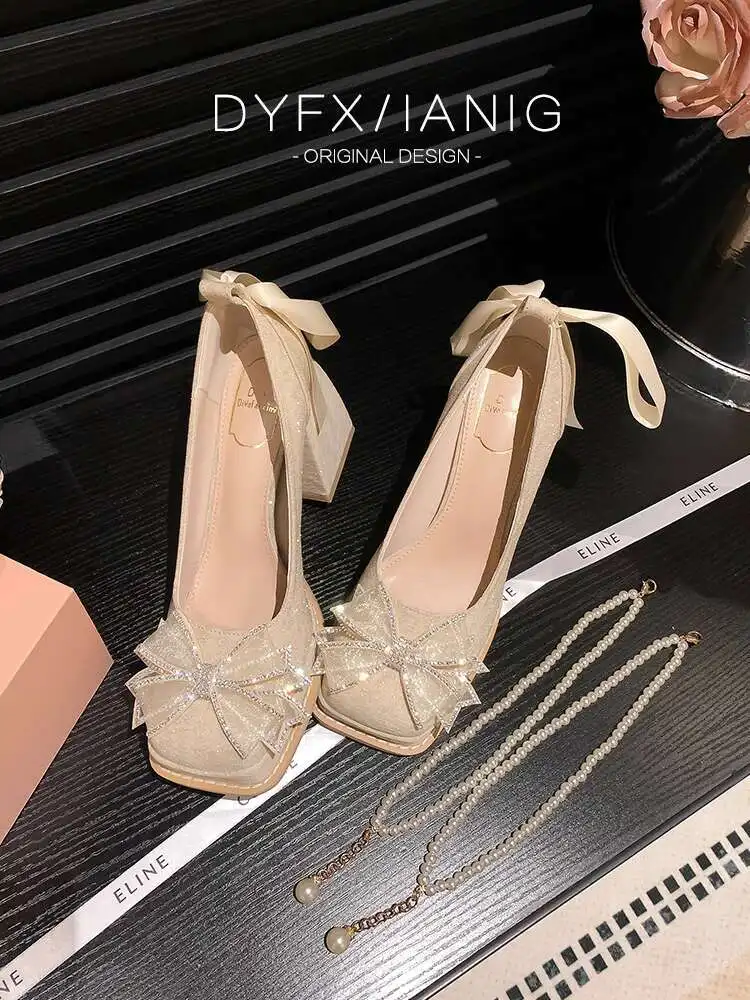 Femmes chaussures à talons hauts semelle épaisse talons hauts pour femmes talon épais plate-forme imperméable bout carré Cheongsam robe de mariée chaussures