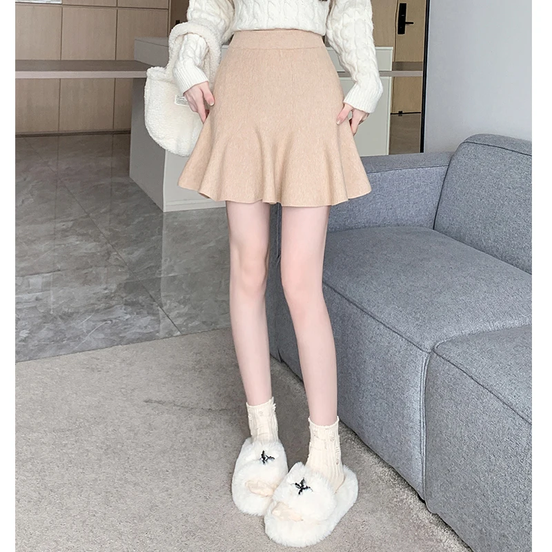 Hot girl A-line skirt versatile elastic waist autumn and winter imperial sister knitted skirt short skirt half body skirt