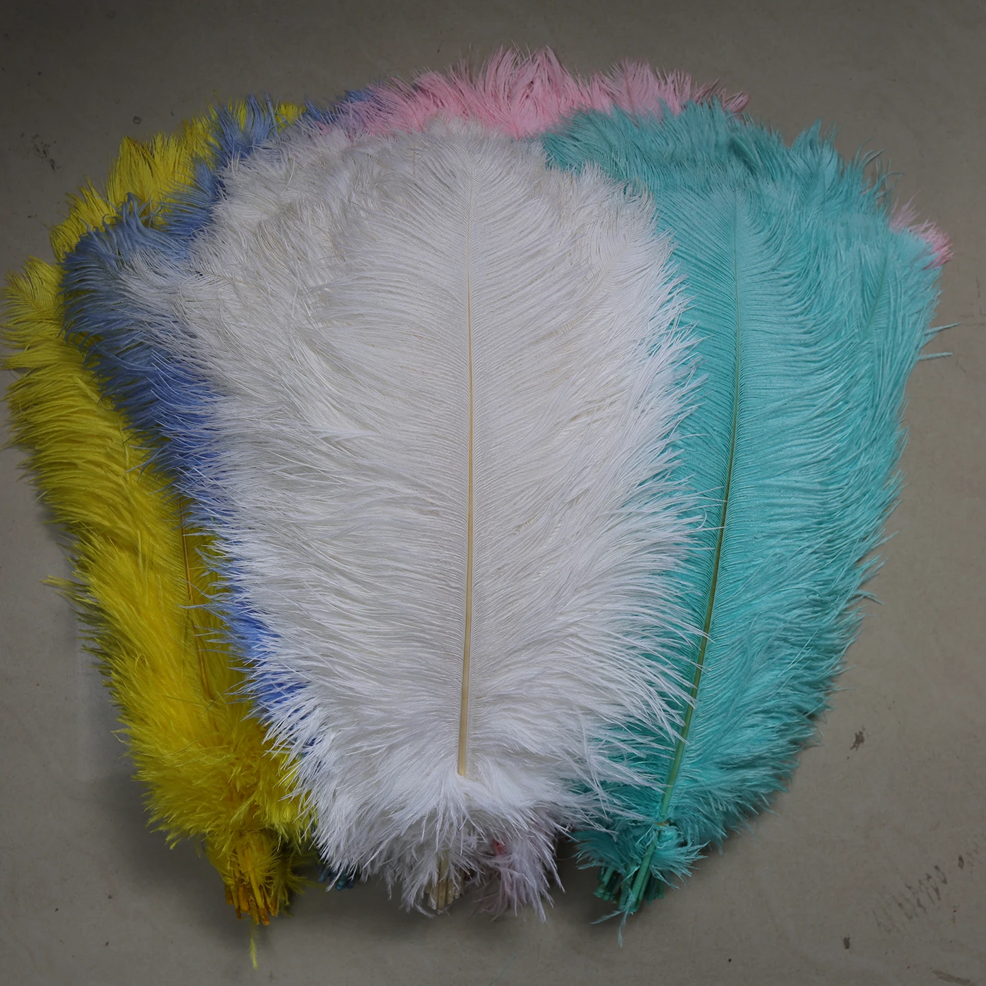 

Colorful Ostrich Feathers 45-50cm for DIY Dreamcatcher Accessories Wall Wedding Decorations Desktop Ornaments