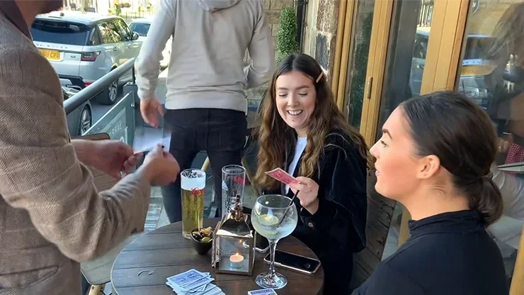 InstaCAAN BLUE lub Red Gimmicks Karty Magiczne i Tellerki Decki Close Up Performer Początkujący Rekwizyty Magiczne Iluzja Magia Uliczna Magik