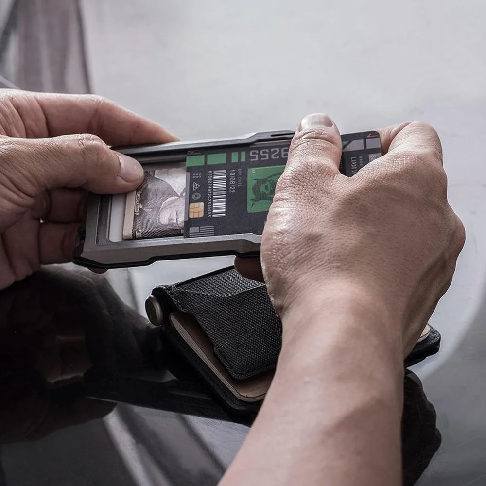 

Tactical RFID Blocking Metal Card Holder Shield Against Magnetic Damage Unauthorized Scanning Wallet for Slim Badge Holder