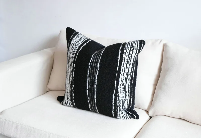 

Throw Cushion Cover Simple Black and White Striped Pillowcase Living Room Sofa Bedroom Wool Embroidered Comfortable Pillowcase