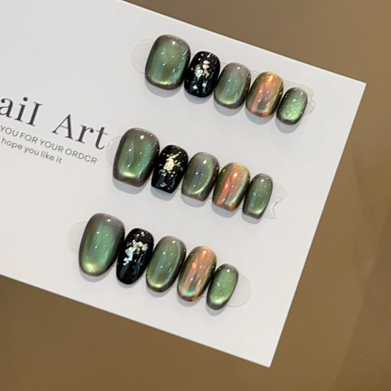 10個の手作りネイル、グリーンガラスビーズキャッツアイオーロラグリッターとプレスオンネイルチップ付き—女の子や友達へのギフトに最適