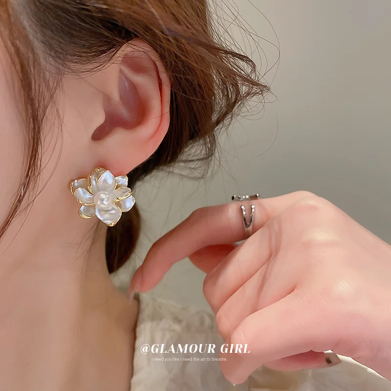 Delicate Plant Flowers Piercing Stud Earrings Imitation Pearl Accent Women's Ear Studs Versatile Jewelry Lover's Birthday Gift
