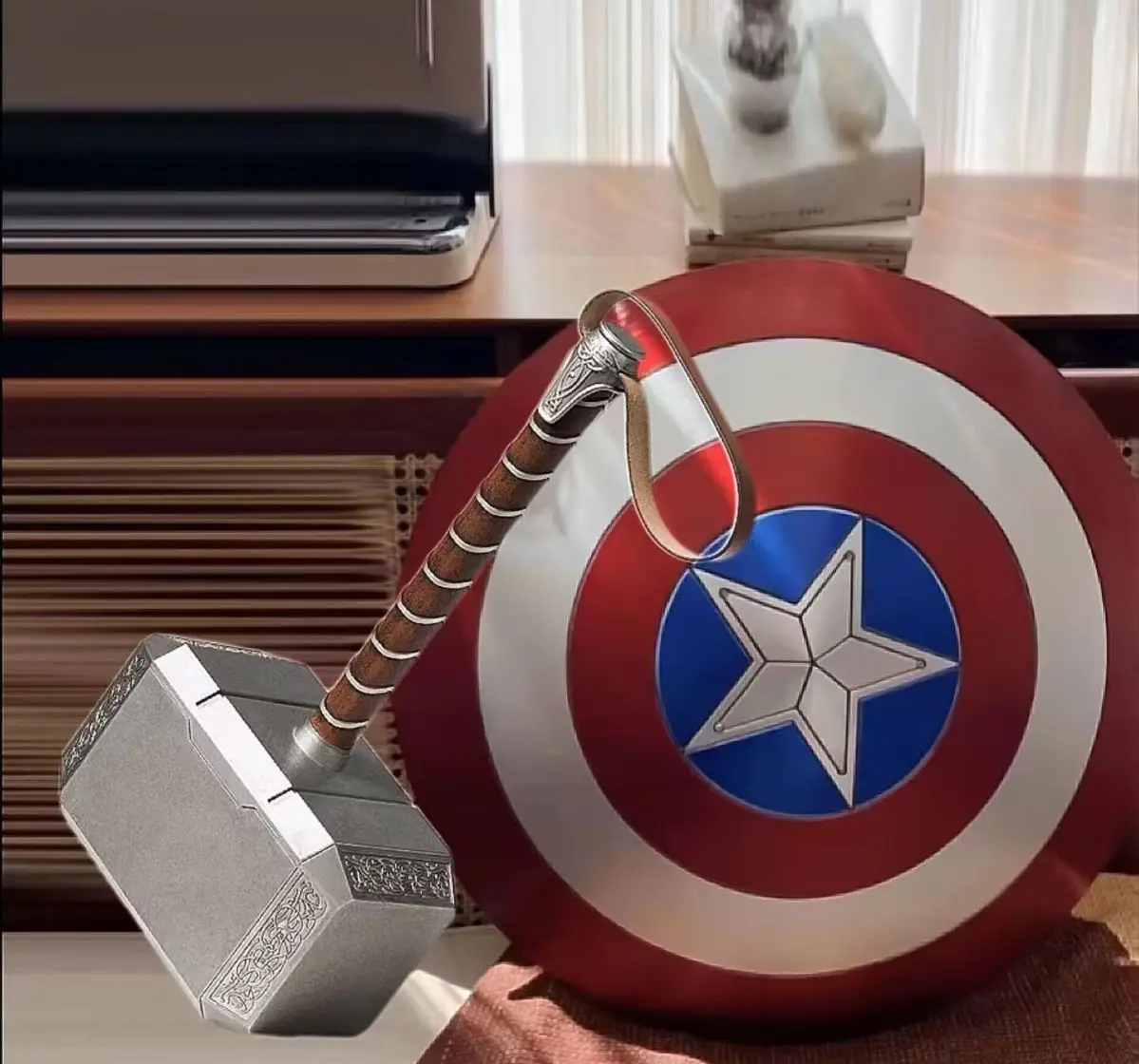 

1: 1 Captain America Shield 43cm Thor's Hammer Handheld Toy Marvel Wall Hanging Ornament Pendant Home Decor Gift In Stock