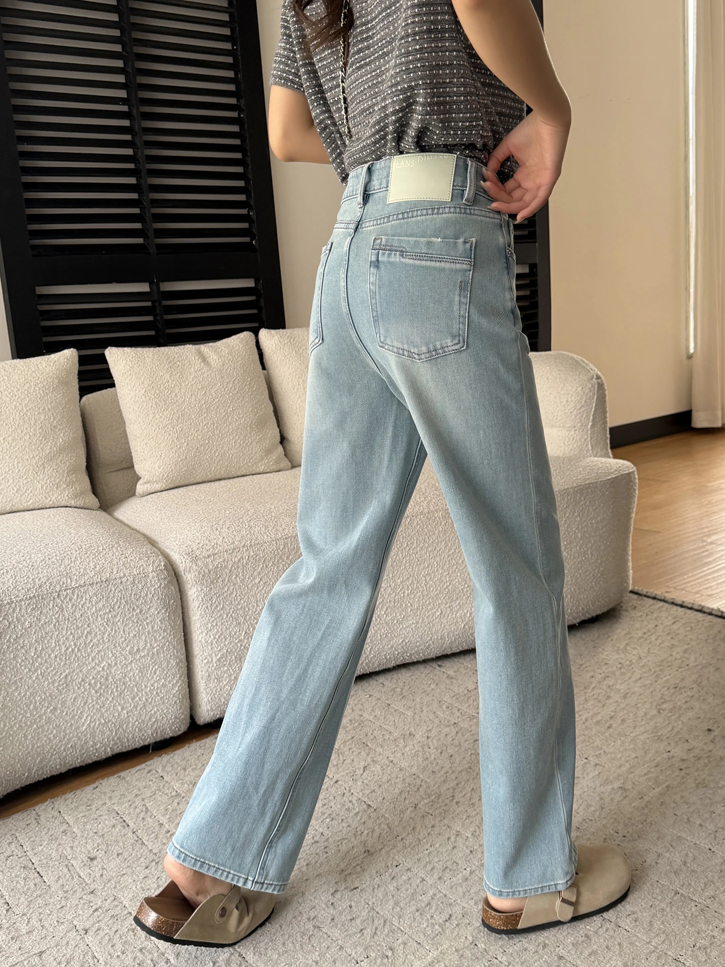

Женские джинсы Slim Fit с высокой талией и прямыми штанинами, светло-голубые, широкие брюки, весенний сезон, удобные, дышащие, из эластичного денима