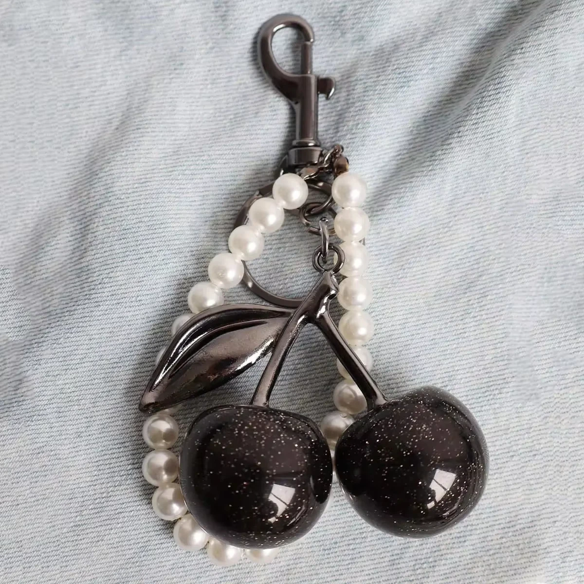 1pc For Women Cherry Keychain with Sparkling Resin Pendant Black Red Fashion Bag Decoration Charm DIY Accessories