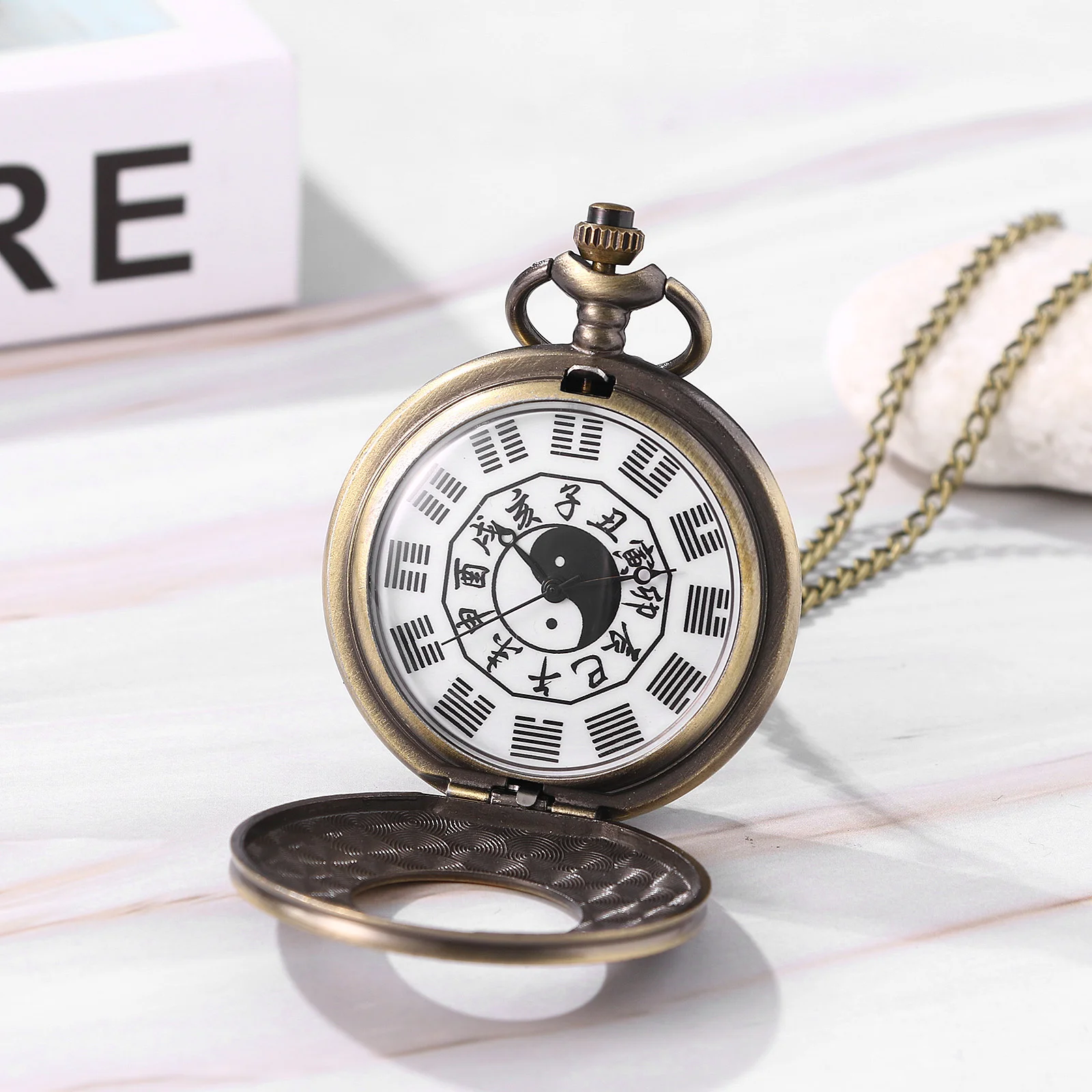 Lancardo Eight Trigu Decorated Quartz Pocket Watch Tai Chi Decorated Bronze Lettering Scale Necklace Pocket Watch Home Casual