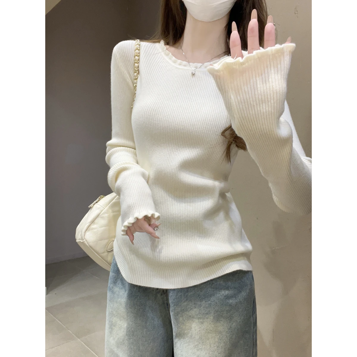 

Новинка 2026: Корейский модный простой вязаный топ с круглым вырезом и рукавами-колокол, мягкий и уютный, для женщин, для повседневной носки весной