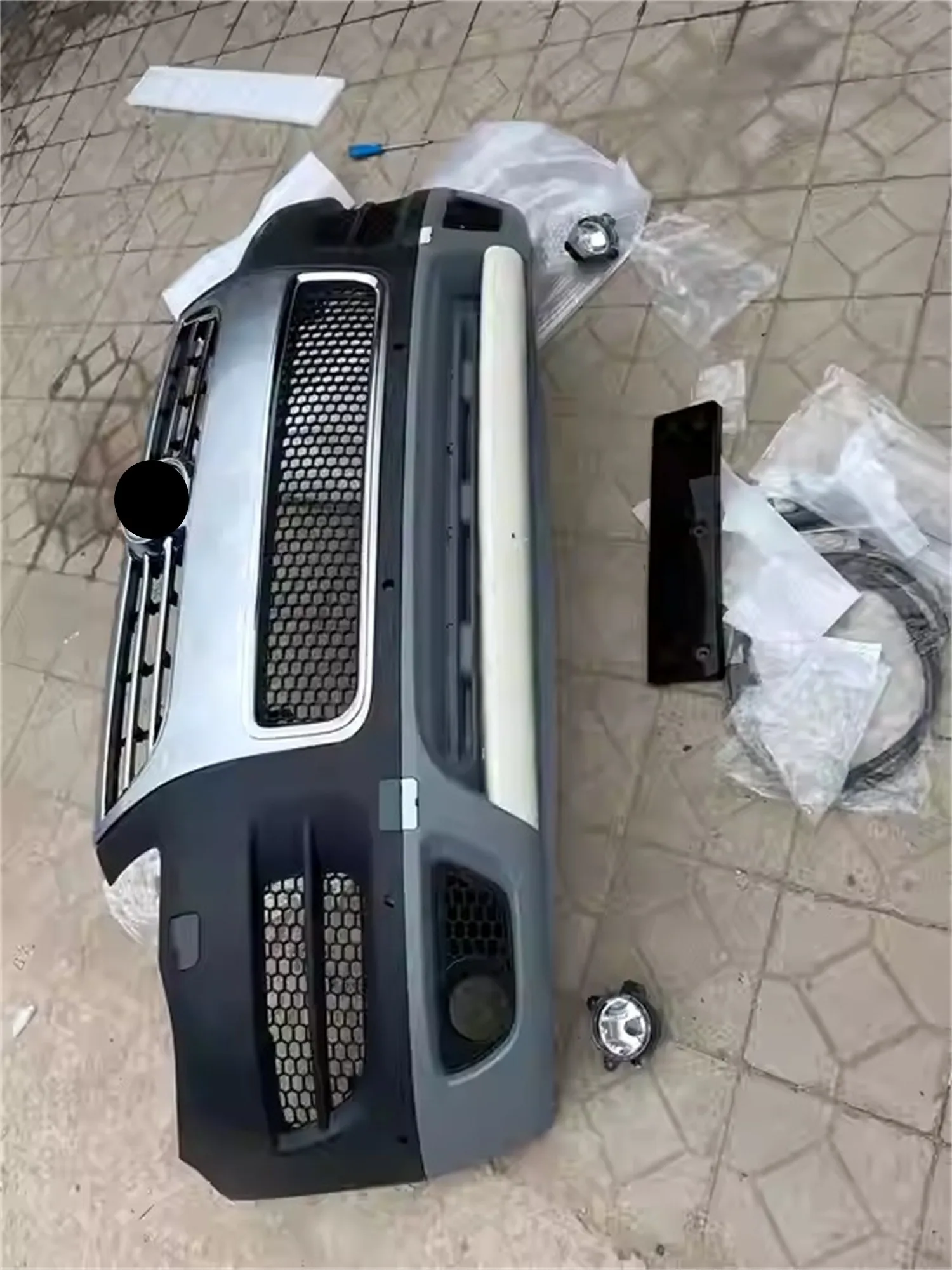 Car Front bumper surrounded Body kit for Volkswagen vw Touareg 2010 Radiator grille