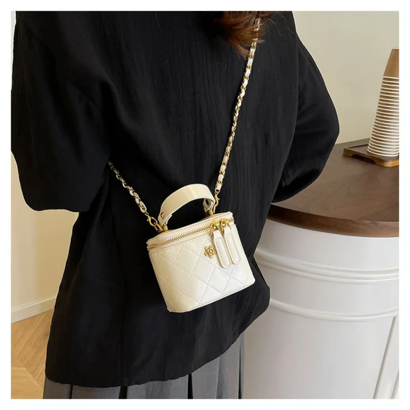 

Luxury Women's Crossbody-Bag Made Of Premium Leather Featuring Elegant Trendy Spacious Soft Daily Modern Look​