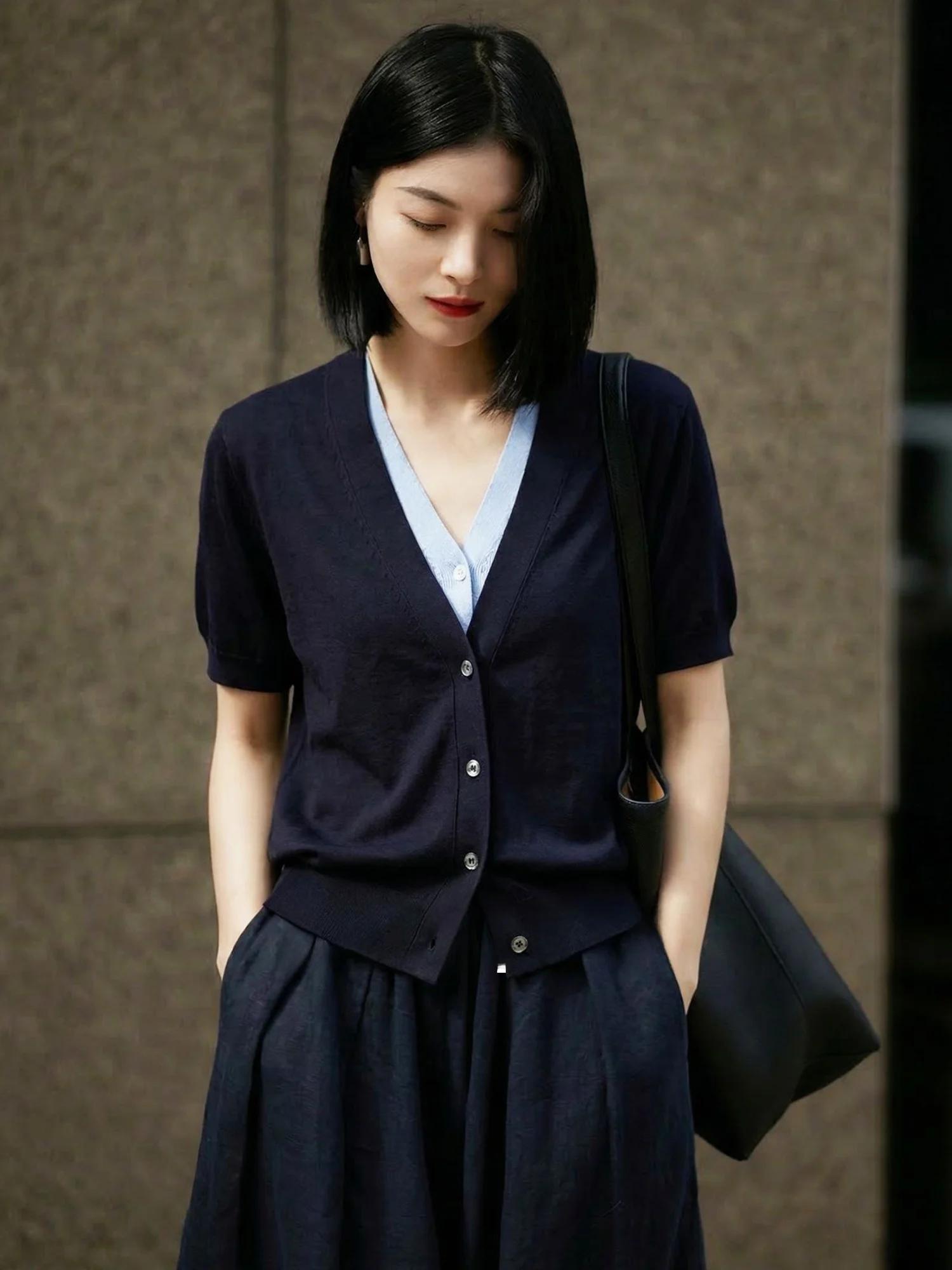 

Elegant V-Neck Short Sleeve Cashmere Knitwear Women's T-Shirt Loose Fit Comfortable Casual Style Summer Fashion Top